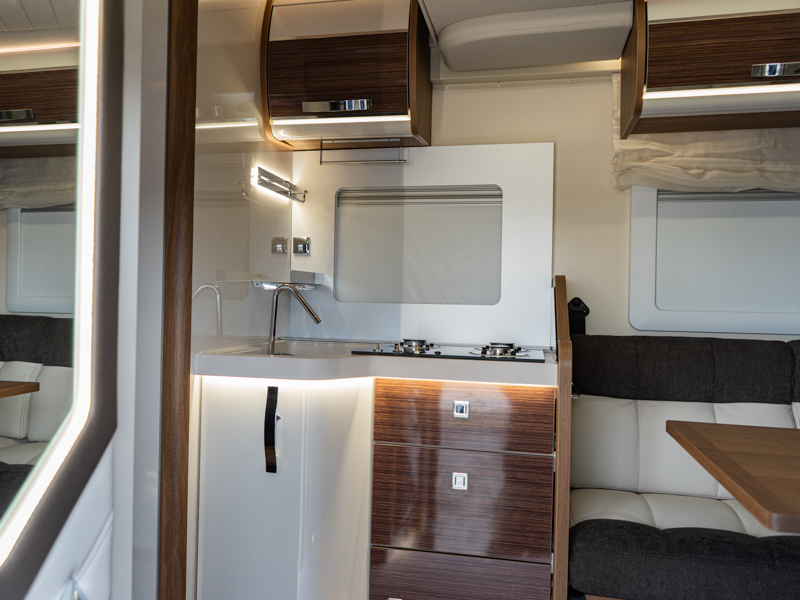 MOBILVETTA KROSSER P86  