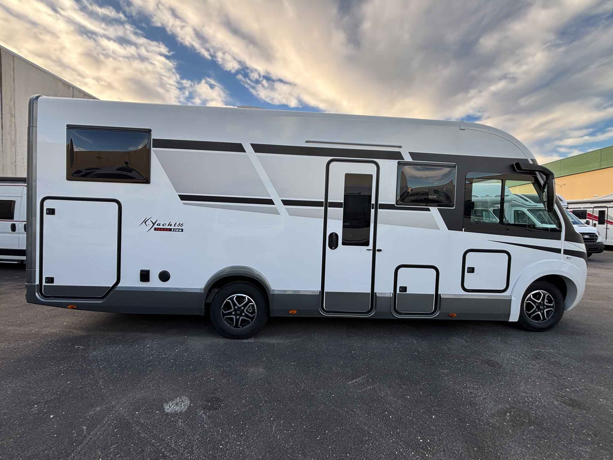 MOBILVETTA K YACHT TEKNO LINE 86