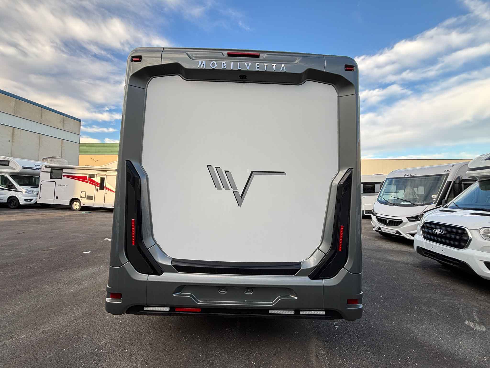 MOBILVETTA K YACHT TEKNO LINE 86