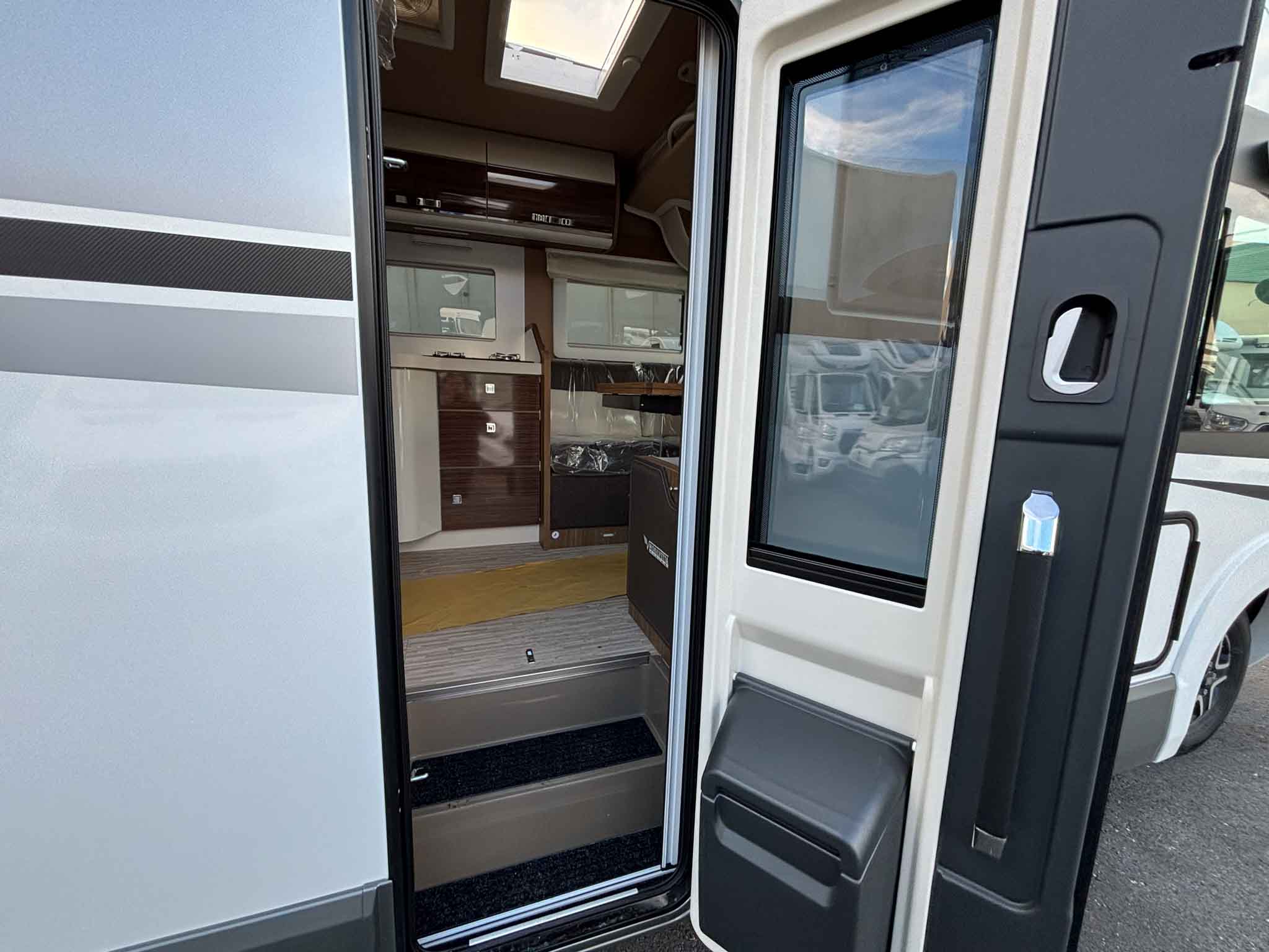 MOBILVETTA K YACHT TEKNO LINE 86