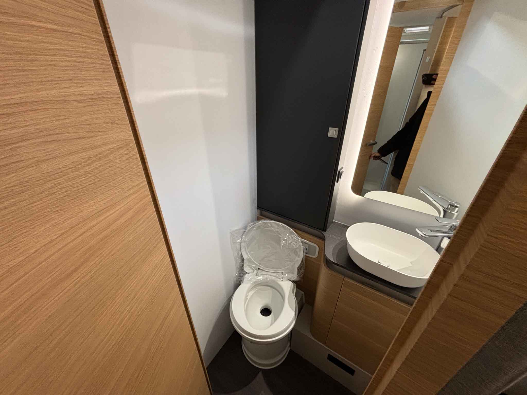 ADRIA MATRIX 60Y 650 DC Luxe 