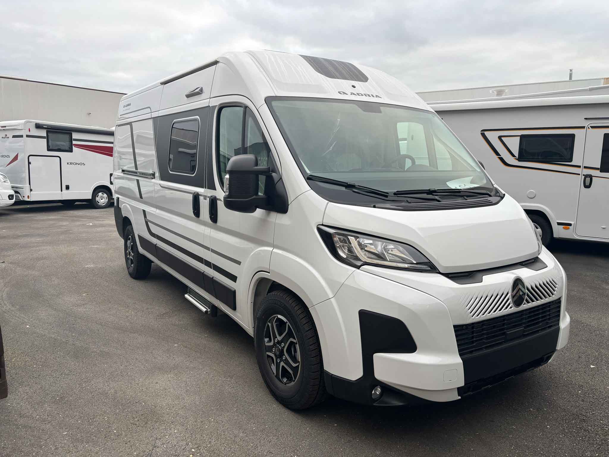 /adria-twin-600-spb-family