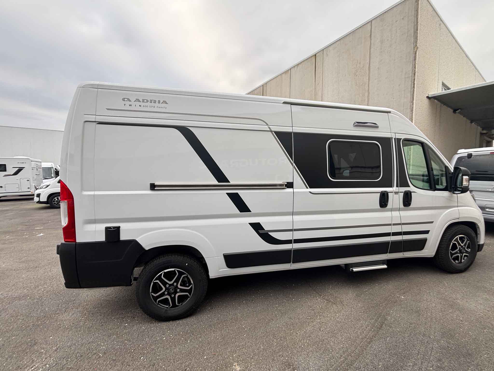 ADRIA TWIN 600 SPB Family