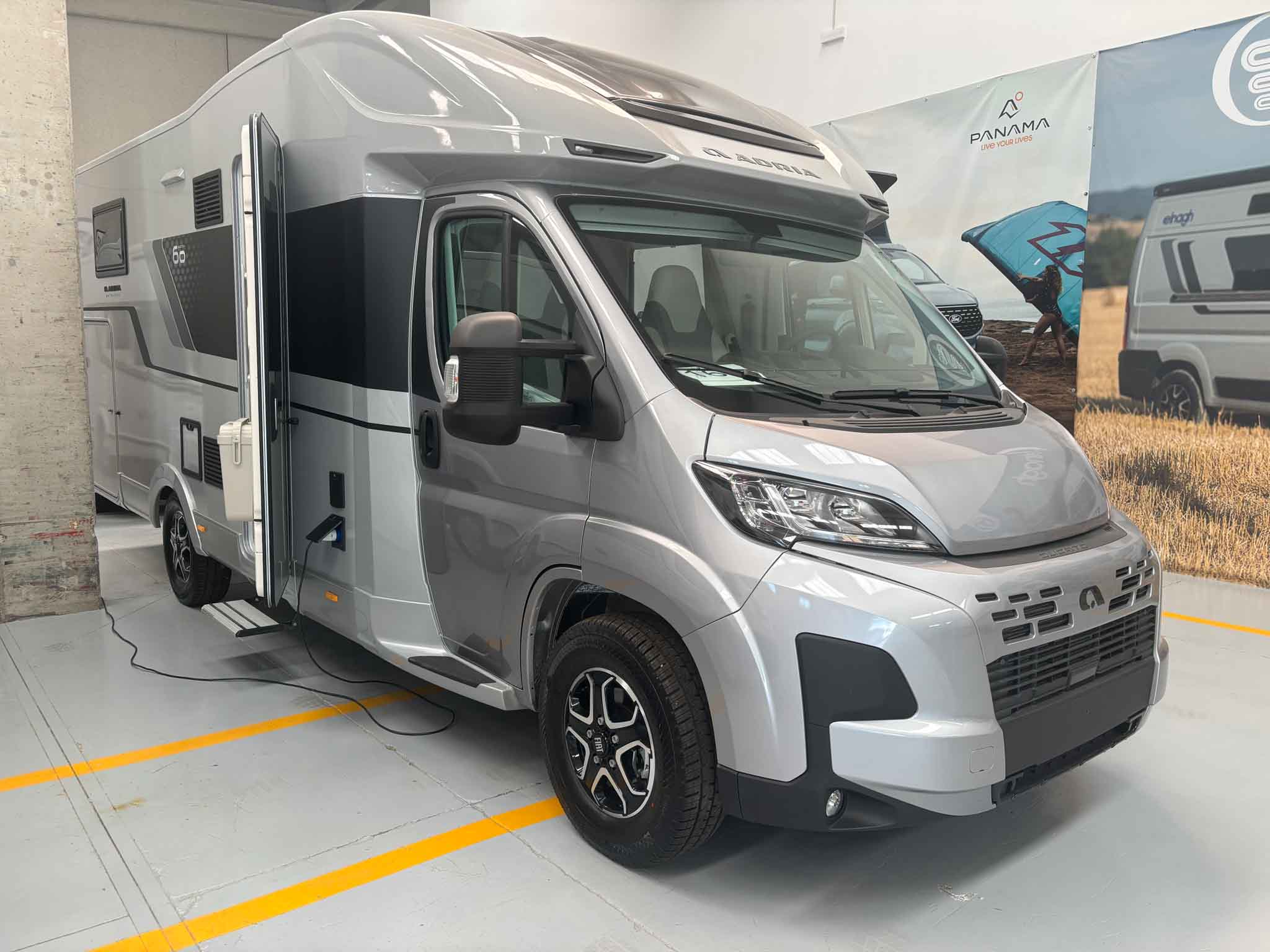 /adria-matrix-60y-670-sl-luxe