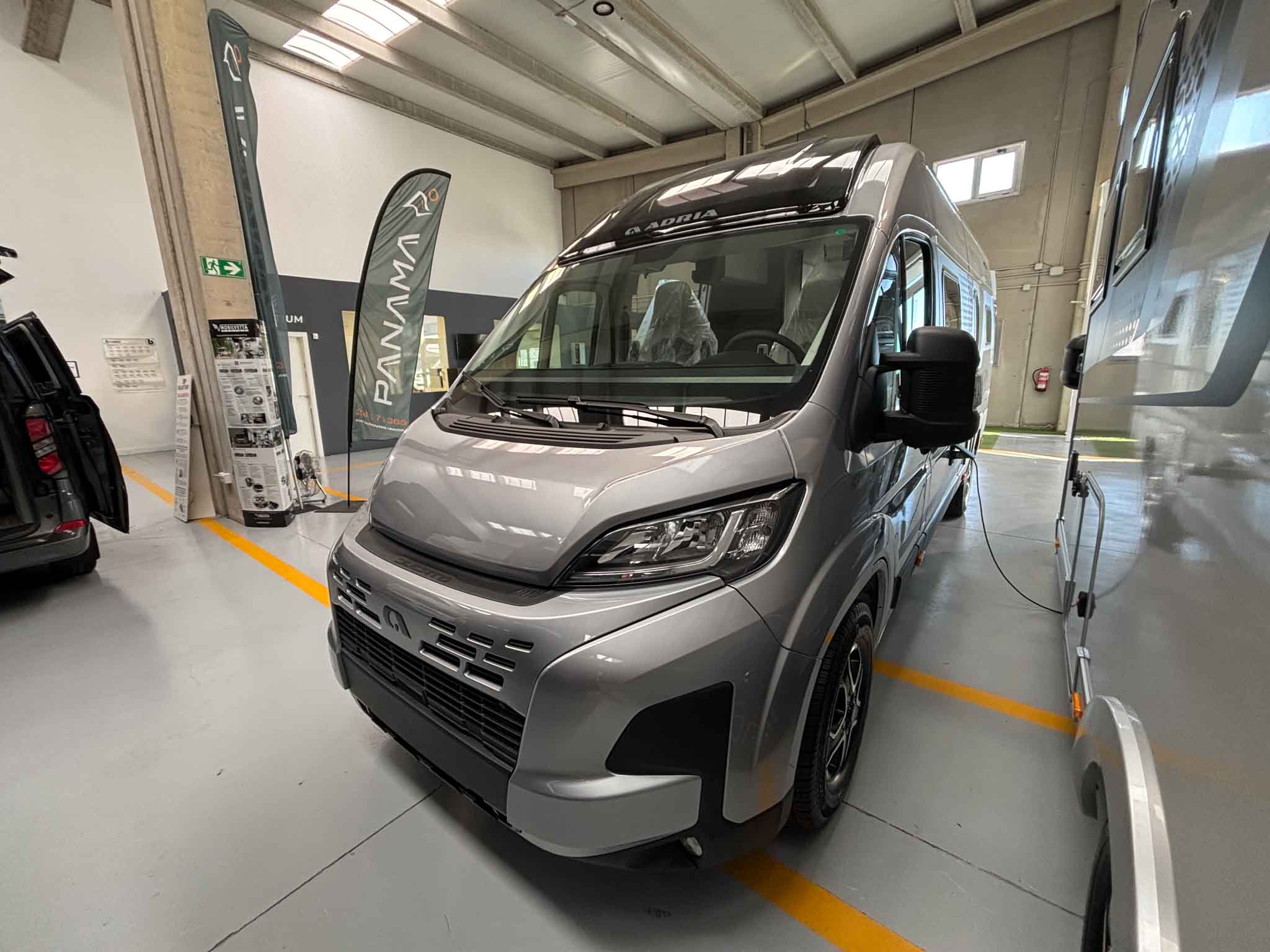 ADRIA TWIN 60Y 640 SGX Luxe