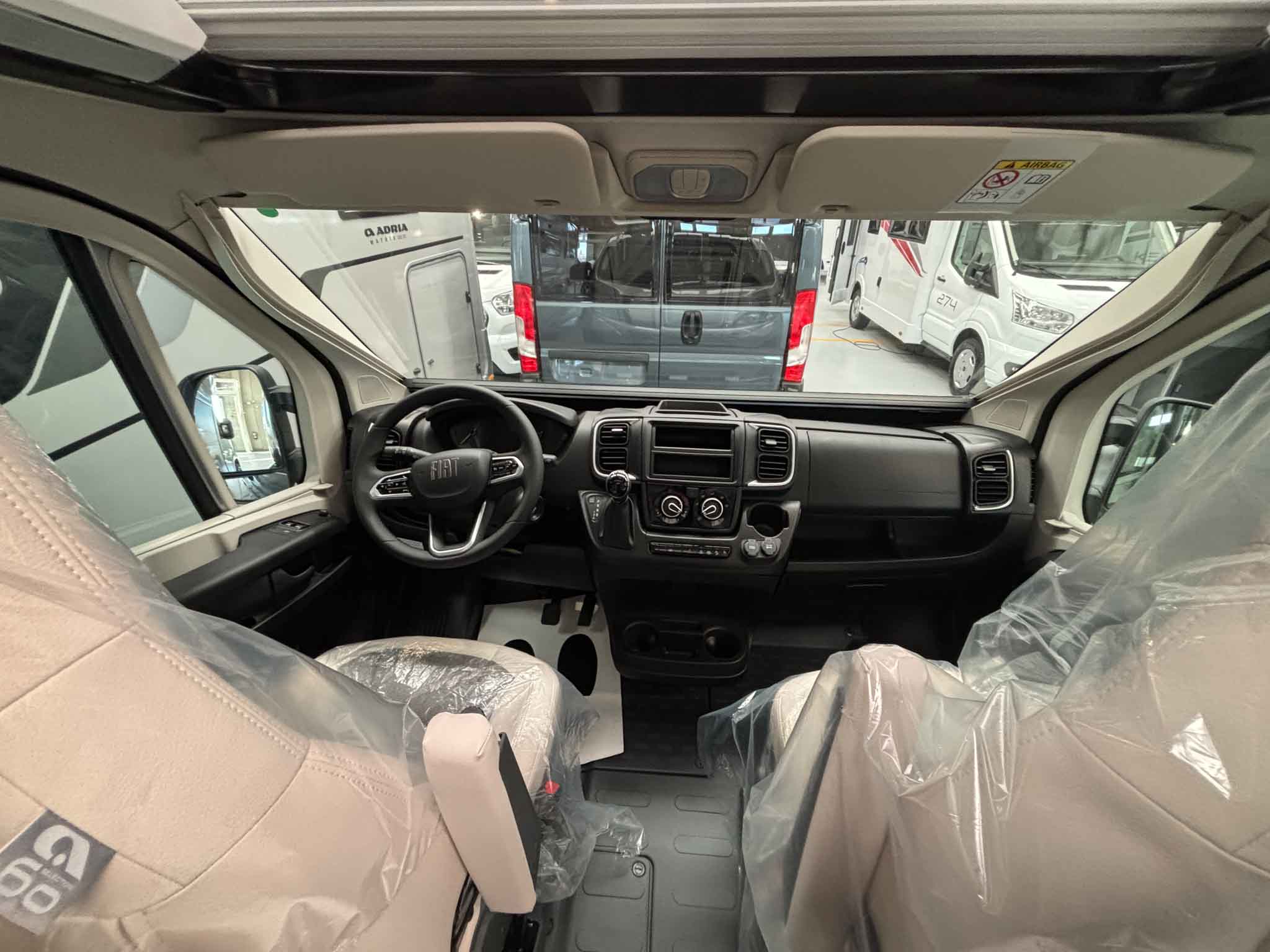 ADRIA TWIN 60Y 640 SGX Luxe