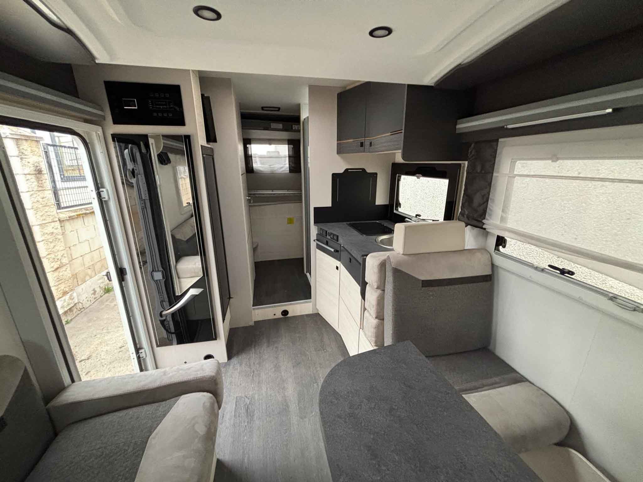 CHALLENGER 380 PREMIUM