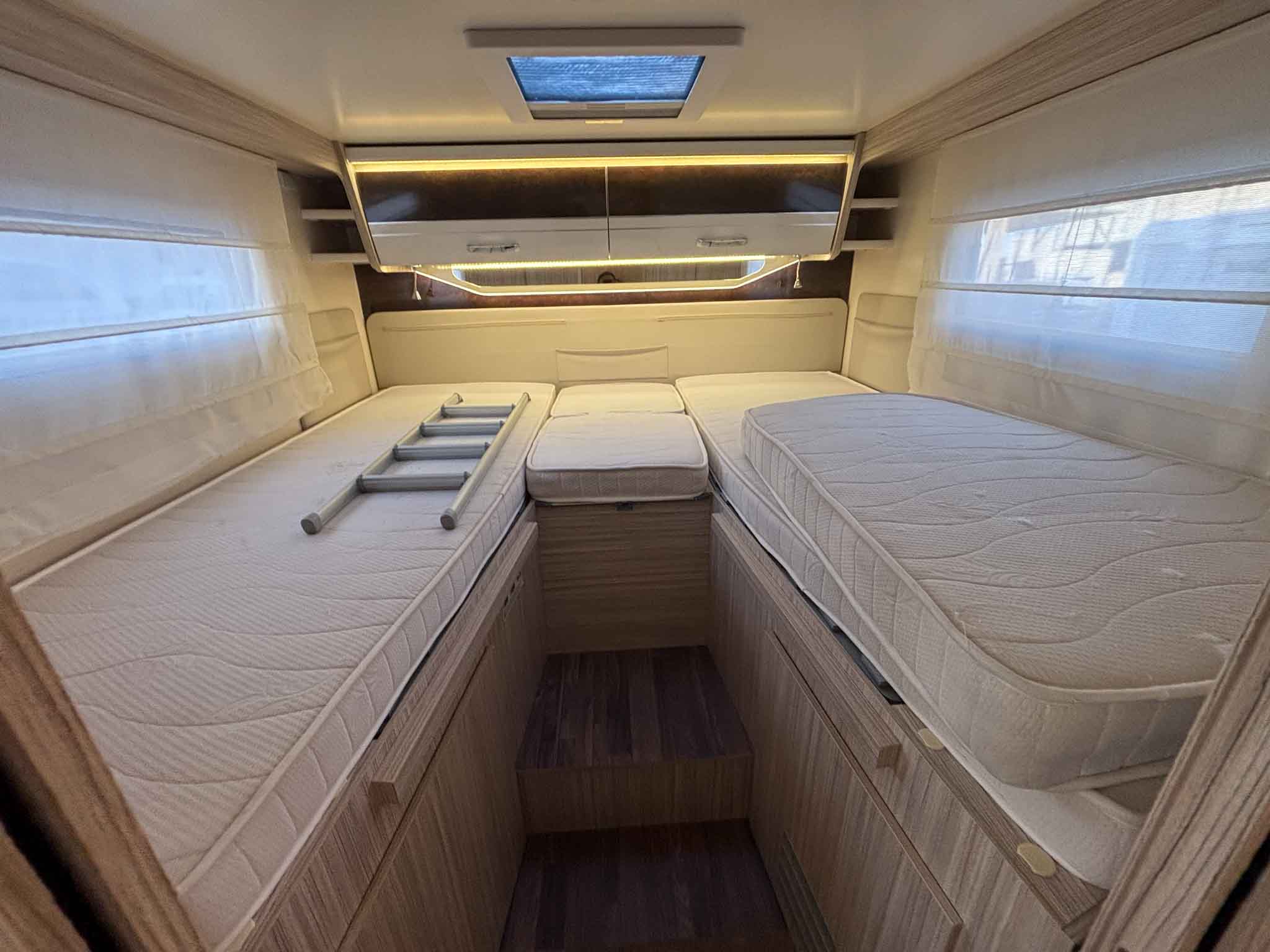 ELNAGH T-LOFT 530-5 PLAZAS