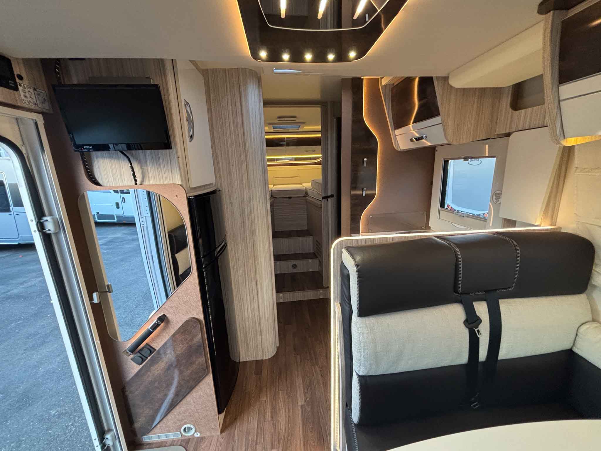 ELNAGH T-LOFT 530-5 PLAZAS