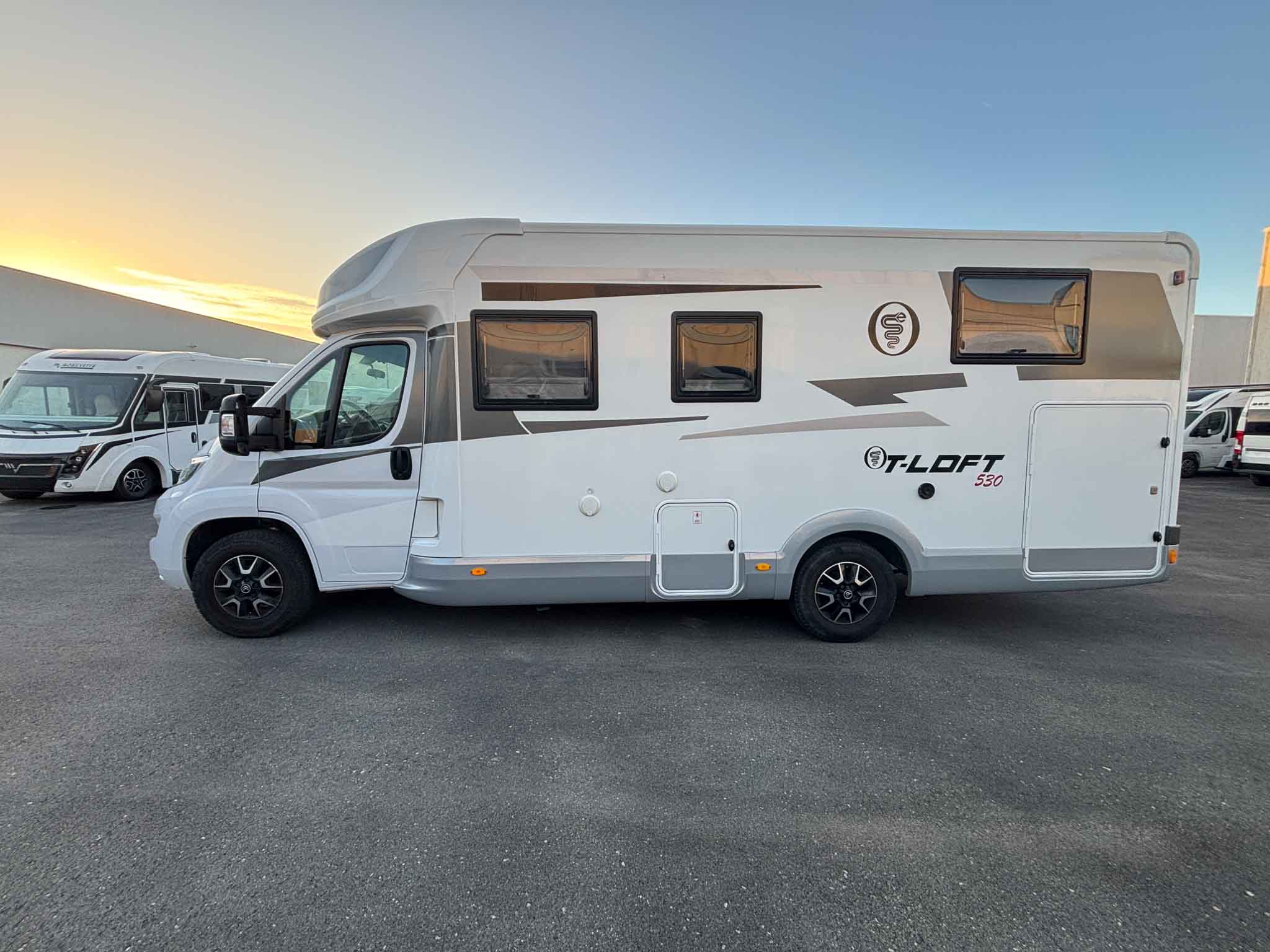 ELNAGH T-LOFT 530-5 PLAZAS