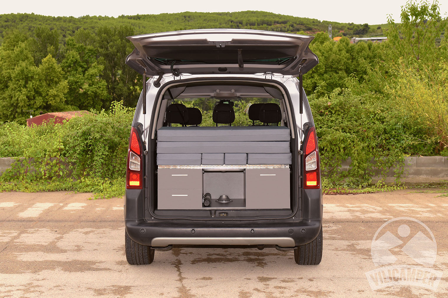 Kit Camper Peugeot Partner & Citroën Berlingo II con mesa (2008-2018) Talla M