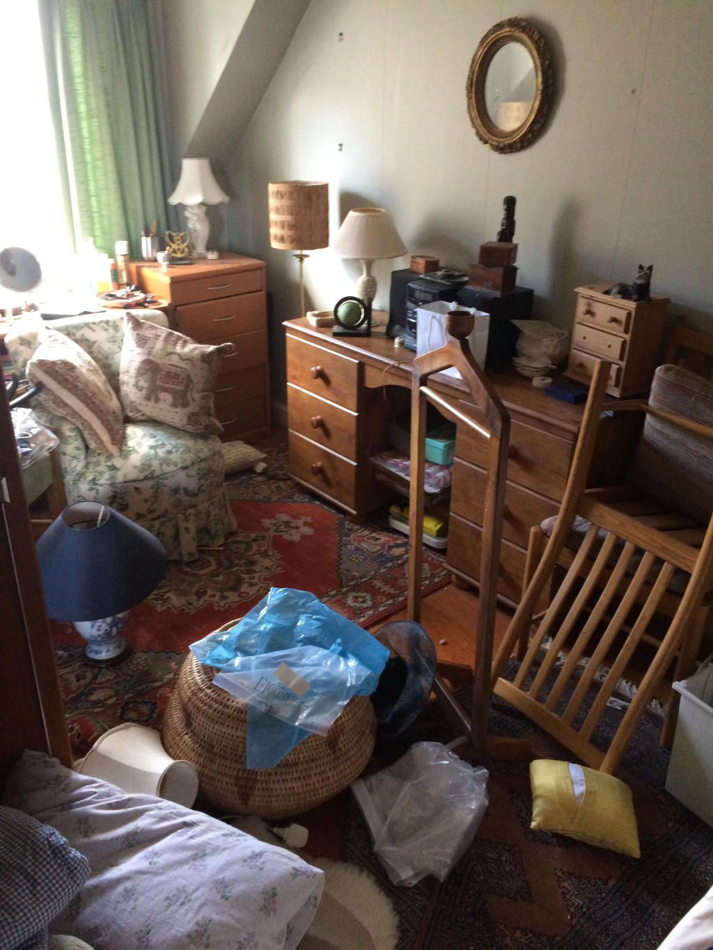 Vaciado y limpieza de una casa con síndrome de Diógenes: precio y servicios incluidos.