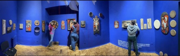 Виставка Романа Зілінка "Земля" - фото Виставка Романа Зілінка "Земля" - фото