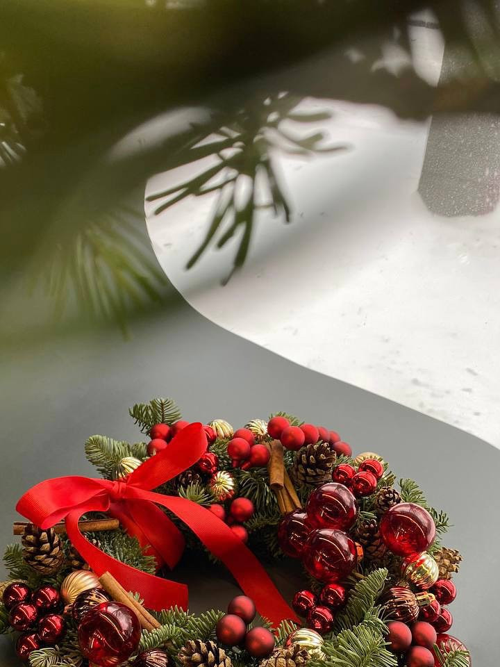 Майстер-клас "Плетіння віночка з хвої" - фото Майстер-клас "Плетіння віночка з хвої" - фото