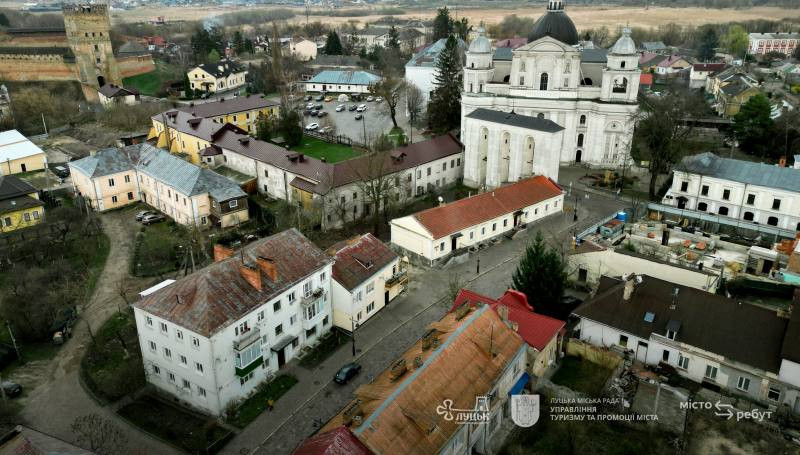 Презентація дослідження, концепції простору біля дзвіниці та міська дискусія - фото Презентація дослідження, концепції простору біля дзвіниці та міська дискусія - фото