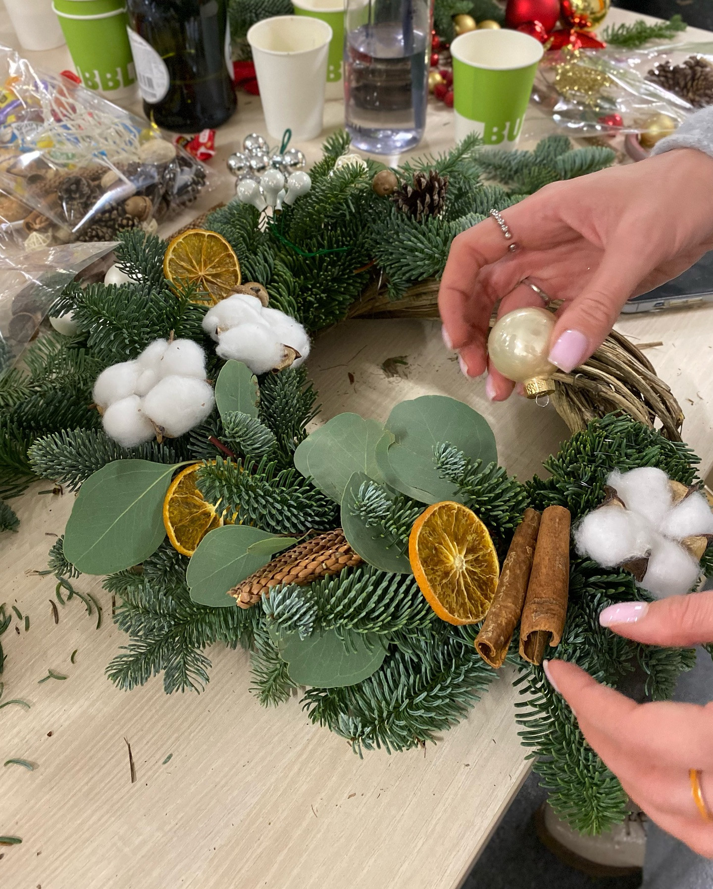 Майстер-клас "Різдвяний вінок" - фото Майстер-клас "Різдвяний вінок" - фото