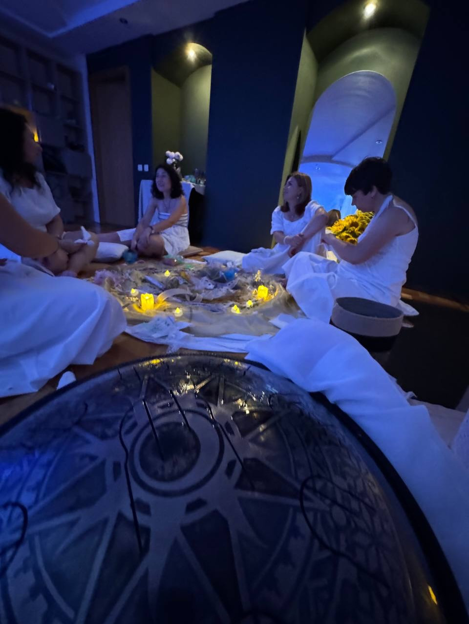 Жіноче коло - фото Жіноче коло - фото