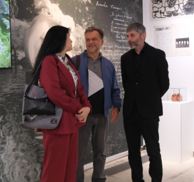 Ректорська екскурсія Василя Косіва виставкою "ЛНАМ: розархівація"