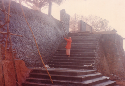 Building_the_Temple_Wall