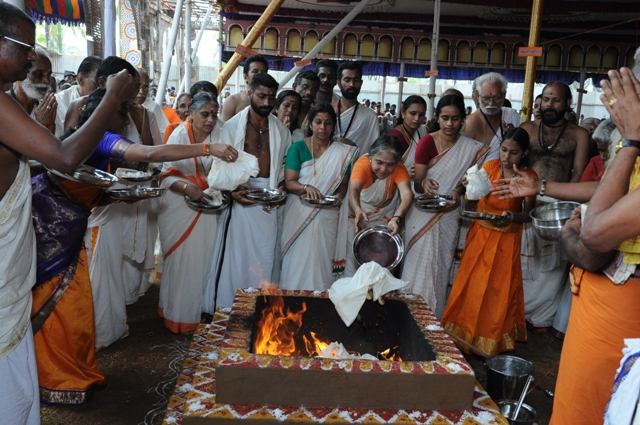 offering of poornaahuti at the conclusion of vishnu-sahasranaama yajna