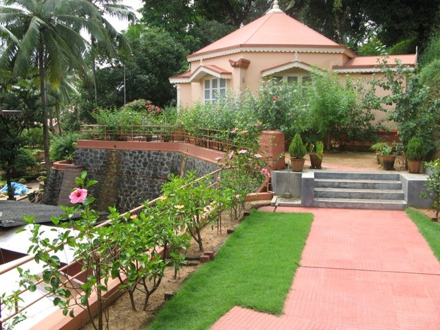 pathway from ps to samadhi mandir
