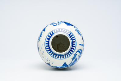 Een grote Chinese blauw-witte pot met een fijn berglandschap, Kangxi merk, 19de eeuw