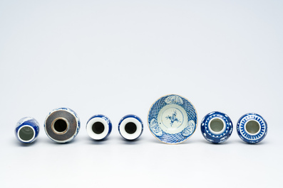 A varied collection of Chinese blue and white porcelain with floral design, 19th/20th C.