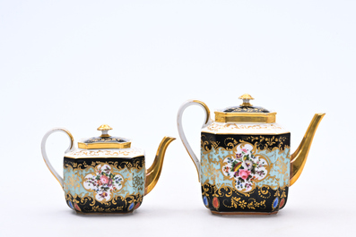 A French 29-piece polychrome and gilt Paris porcelain coffee and tea set  with floral design, 19th/20th C.