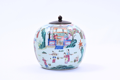 Pot couvert en porcelaine de Chine famille rose &agrave; d&eacute;cor de la production de soie, 19&egrave;me si&egrave;cle