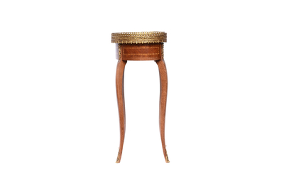 A French kidney-shaped gilt bronze mounted marquetry side table with marble top, 20th C.