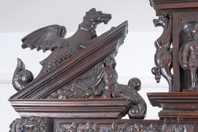Armoire &agrave; deux corps et trois portes de style renaissance en noyer &agrave; d&eacute;cor de personnages historiques, France, 19&egrave;me si&egrave;cle avec &eacute;l&eacute;m. ant&eacute;rieurs