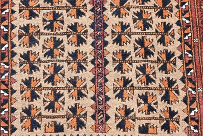 Collection int&eacute;ressante et vari&eacute;e de tapis, Asie Centrale, 19&egrave;me/20&egrave;me si&egrave;cle