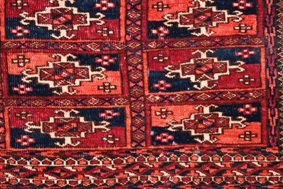 Collection int&eacute;ressante et vari&eacute;e de tapis, Asie Centrale, 19&egrave;me/20&egrave;me si&egrave;cle