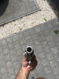 Revolver &agrave; broche &agrave; d&eacute;cor floral grav&eacute;, marque de E. Lefaucheux, France, 19&egrave;me si&egrave;cle