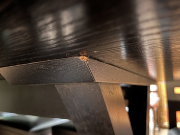 Christian Liaigre (1943-2020, attribu&eacute; &agrave;): Table en bois noirci type 'Long Courrier', ann&eacute;es 90