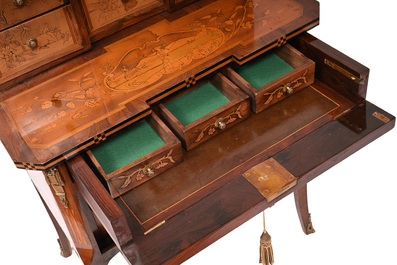 Bonheur du jour ou 'stand alone' de style Transition de haute qualit&eacute; avec marqueterie et aux montures en bronze dor&eacute;, France, 19&egrave;me si&egrave;cle