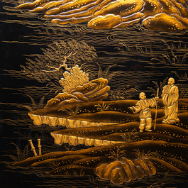 Armoire &agrave; deux portes de style Louis XV &agrave; d&eacute;cor de chinoiserie aux montures en bronze dor&eacute; et dessus en marbre, 20&egrave;me si&egrave;cle