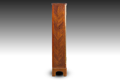 Armoire de style Louis XVI en placage de bois de rose mont&eacute; de bronze dor&eacute;, France, 19&egrave;me si&egrave;cle