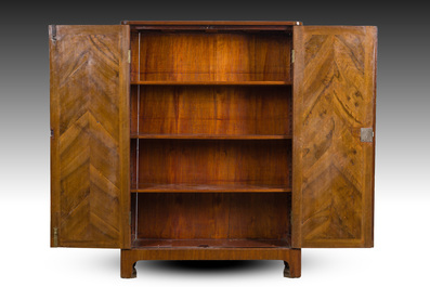 Armoire de style Louis XVI en placage de bois de rose mont&eacute; de bronze dor&eacute;, France, 19&egrave;me si&egrave;cle