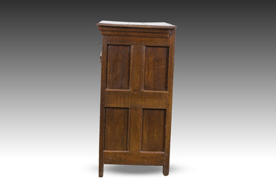 Cabinet de couvent en ch&ecirc;ne, Flandres, 18&egrave;me si&egrave;cle