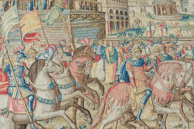 Importante tapisserie murale de Bruges repr&eacute;sentant 'Les porte-drapeaux' de la s&eacute;rie 'Les Triomphes de C&eacute;sar', seconde moiti&eacute; du 16&egrave;me si&egrave;cle