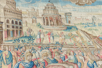 Importante tapisserie murale de Bruges repr&eacute;sentant 'Les porte-drapeaux' de la s&eacute;rie 'Les Triomphes de C&eacute;sar', seconde moiti&eacute; du 16&egrave;me si&egrave;cle