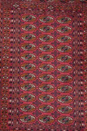 Tapis oriental de type Bukhara (Boukhara) en laine &agrave; d&eacute;cor g&eacute;om&eacute;trique, Pakistan, 20&egrave;me si&egrave;cle