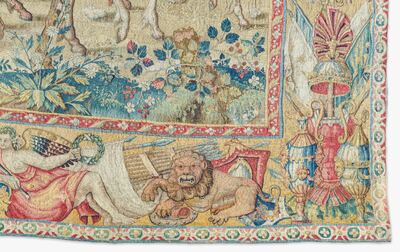 Importante tapisserie murale de Bruges repr&eacute;sentant 'Les porte-drapeaux' de la s&eacute;rie 'Les Triomphes de C&eacute;sar', seconde moiti&eacute; du 16&egrave;me si&egrave;cle