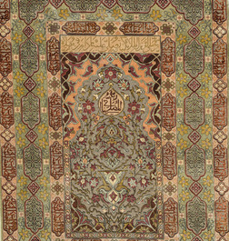 Een Turks Hereke tapijt met floraal decor in zijde en gouddraad, 20ste eeuw