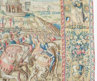 Importante tapisserie murale de Bruges repr&eacute;sentant 'Les porte-drapeaux' de la s&eacute;rie 'Les Triomphes de C&eacute;sar', seconde moiti&eacute; du 16&egrave;me si&egrave;cle