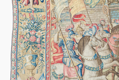 Importante tapisserie murale de Bruges repr&eacute;sentant 'Les porte-drapeaux' de la s&eacute;rie 'Les Triomphes de C&eacute;sar', seconde moiti&eacute; du 16&egrave;me si&egrave;cle