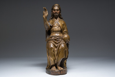 Christ Sauveur en bois sculpt&eacute; et polychrom&eacute;, 16&egrave;me/17&egrave;me si&egrave;cle
