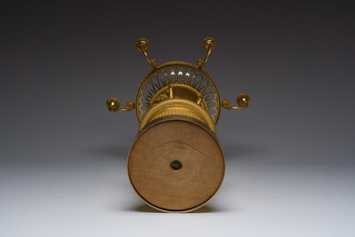 Cand&eacute;labre Charles X &agrave; six lumi&egrave;res en bronze dor&eacute;, France, attribu&eacute; &agrave; Pierre-Philippe Thomire, ca. 1820-1830