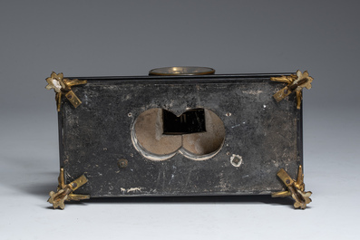 Pendule de chemin&eacute;e en bronze patin&eacute; et dor&eacute; et marbre noir couronn&eacute;e d'Erato par Mercier, France, 19&egrave;me si&egrave;cle